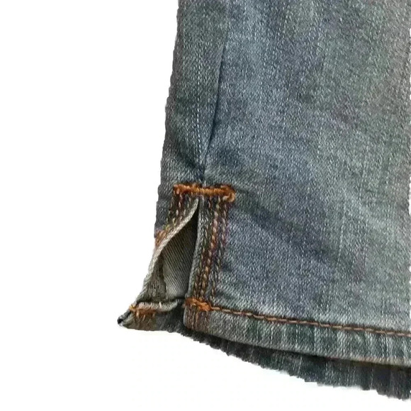 Bandolino Amelia Size 8 Blue Jean Shorts Light Wash Viscose Blend - Picture 4 of 6